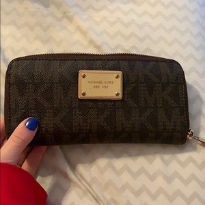 Micheal Kors wallet